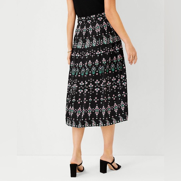 Ann Taylor Petite Floral Stripe Pleated Midi Skirt Size 10 - Picture 2 of 5